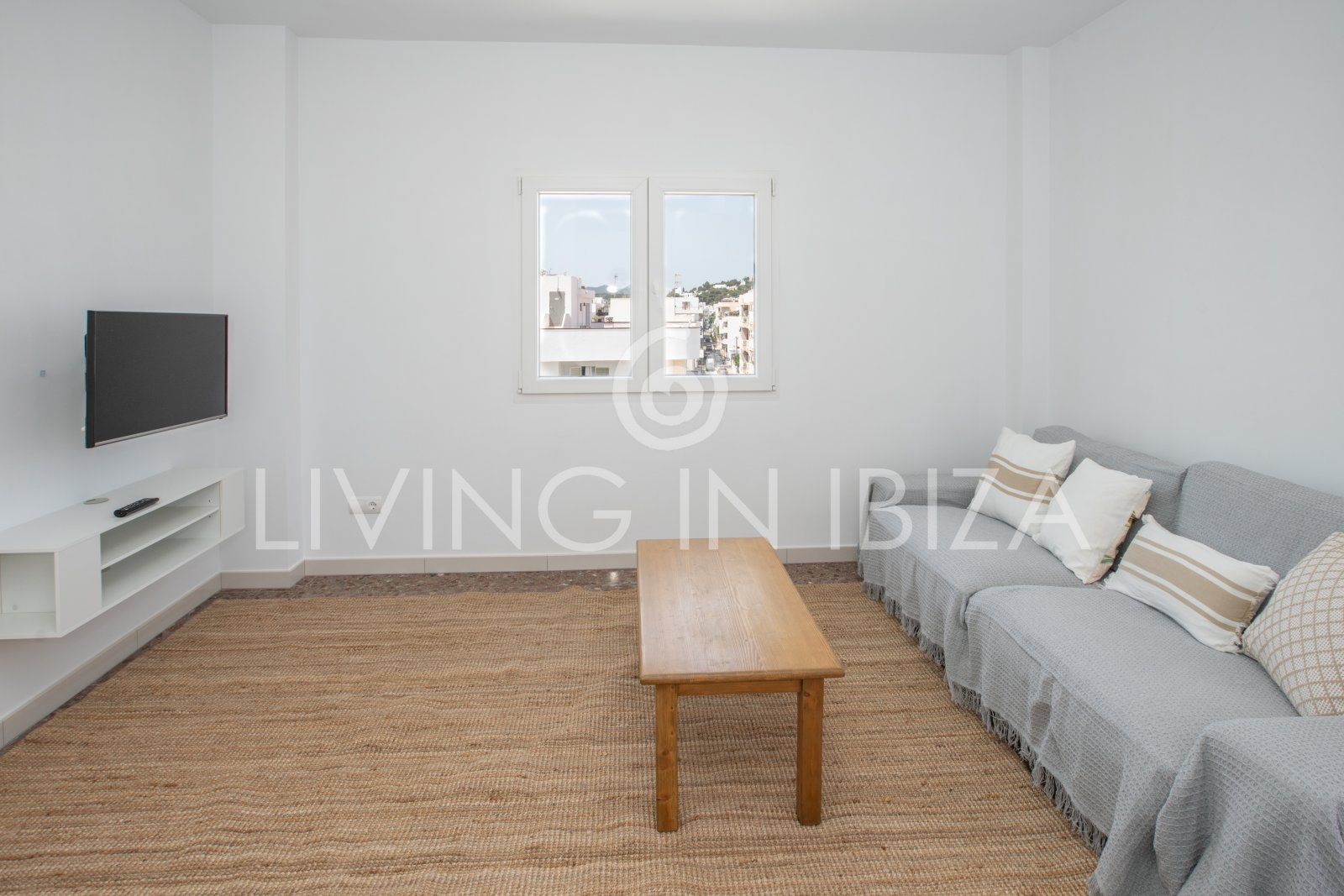 For sale. This cosy Mediterranean-style apartment, located in Santa Eulalia del Río (Ibiza). For sale. This cosy Mediterranean-style apartment, located in Santa Eulalia del Río (Ibiza).